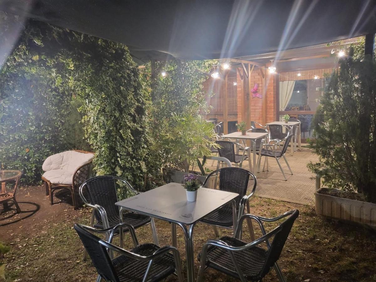 Alberg Restaurant Bellavista Santa Pau Ngoại thất bức ảnh