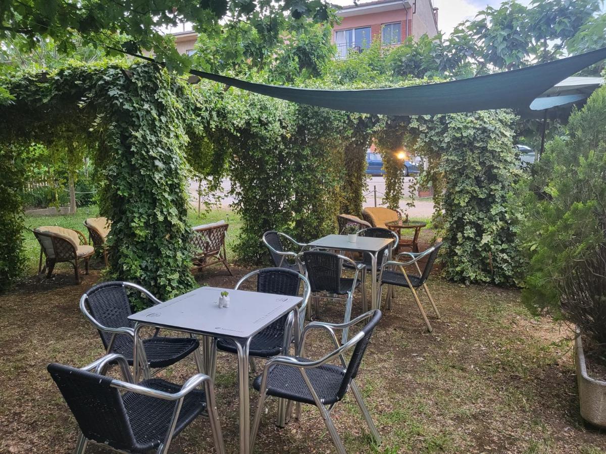 Alberg Restaurant Bellavista Santa Pau Ngoại thất bức ảnh