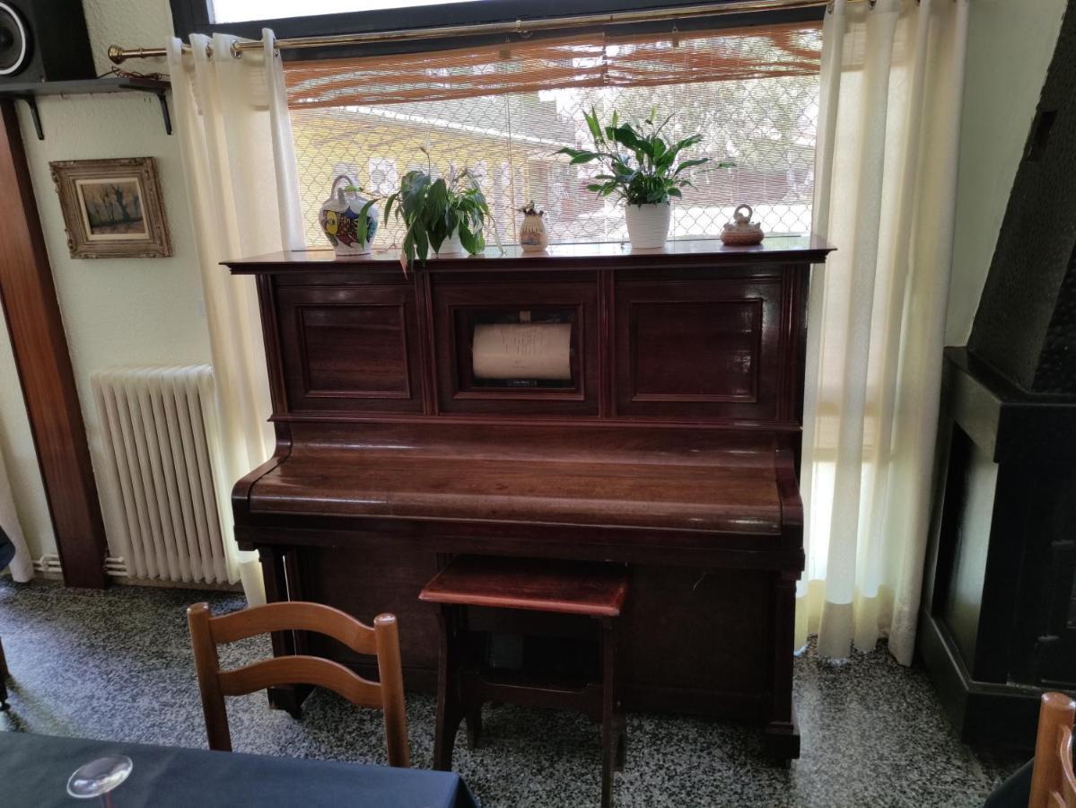 Alberg Restaurant Bellavista Santa Pau Ngoại thất bức ảnh