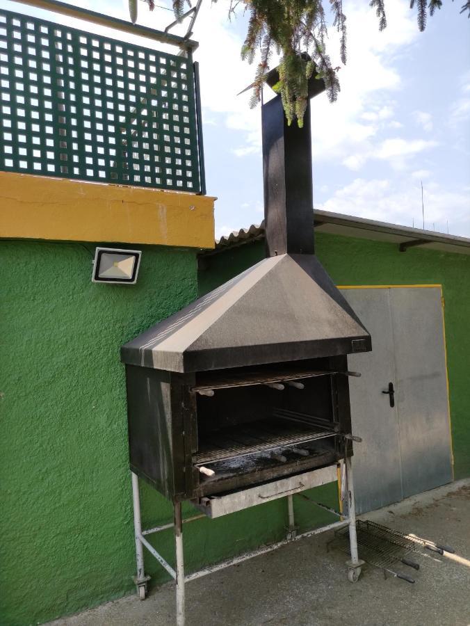 Alberg Restaurant Bellavista Santa Pau Ngoại thất bức ảnh
